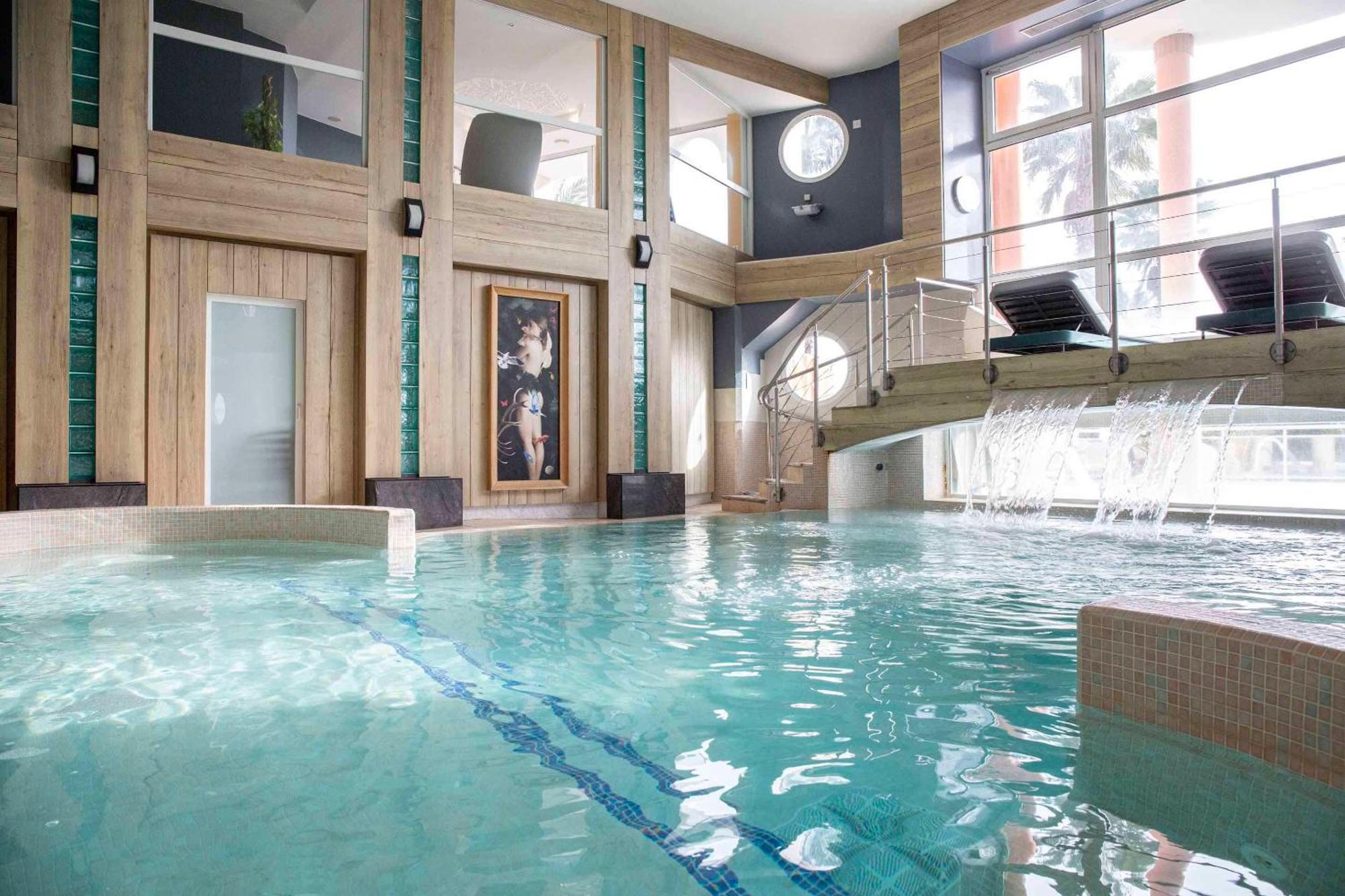 Grand Hotel Les Flamants Roses Thalasso & Spa Canet-en-Roussillon Esterno foto